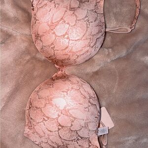 skims teardrop ultimate push up bra 36DD